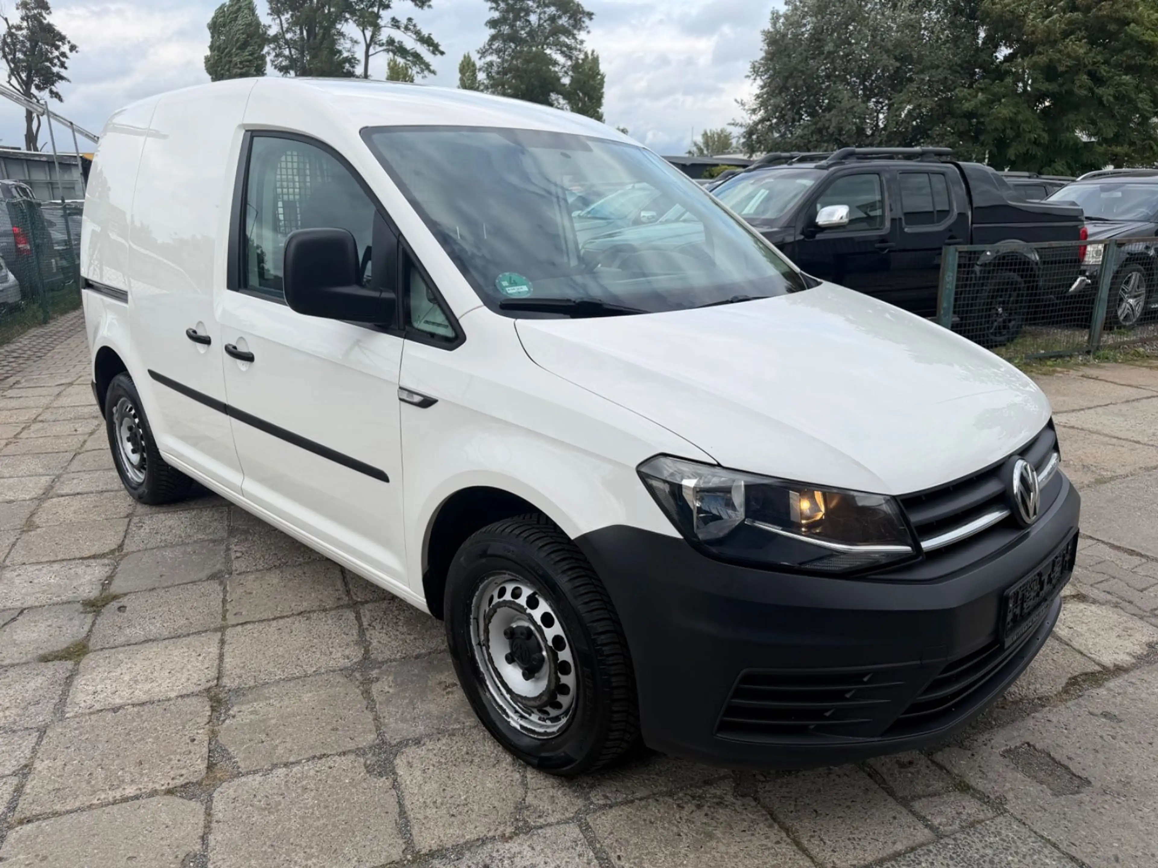 Volkswagen Caddy Kasten*SCHECKHEFT*TOP AUSSTATTUNG*PDC*TEMP