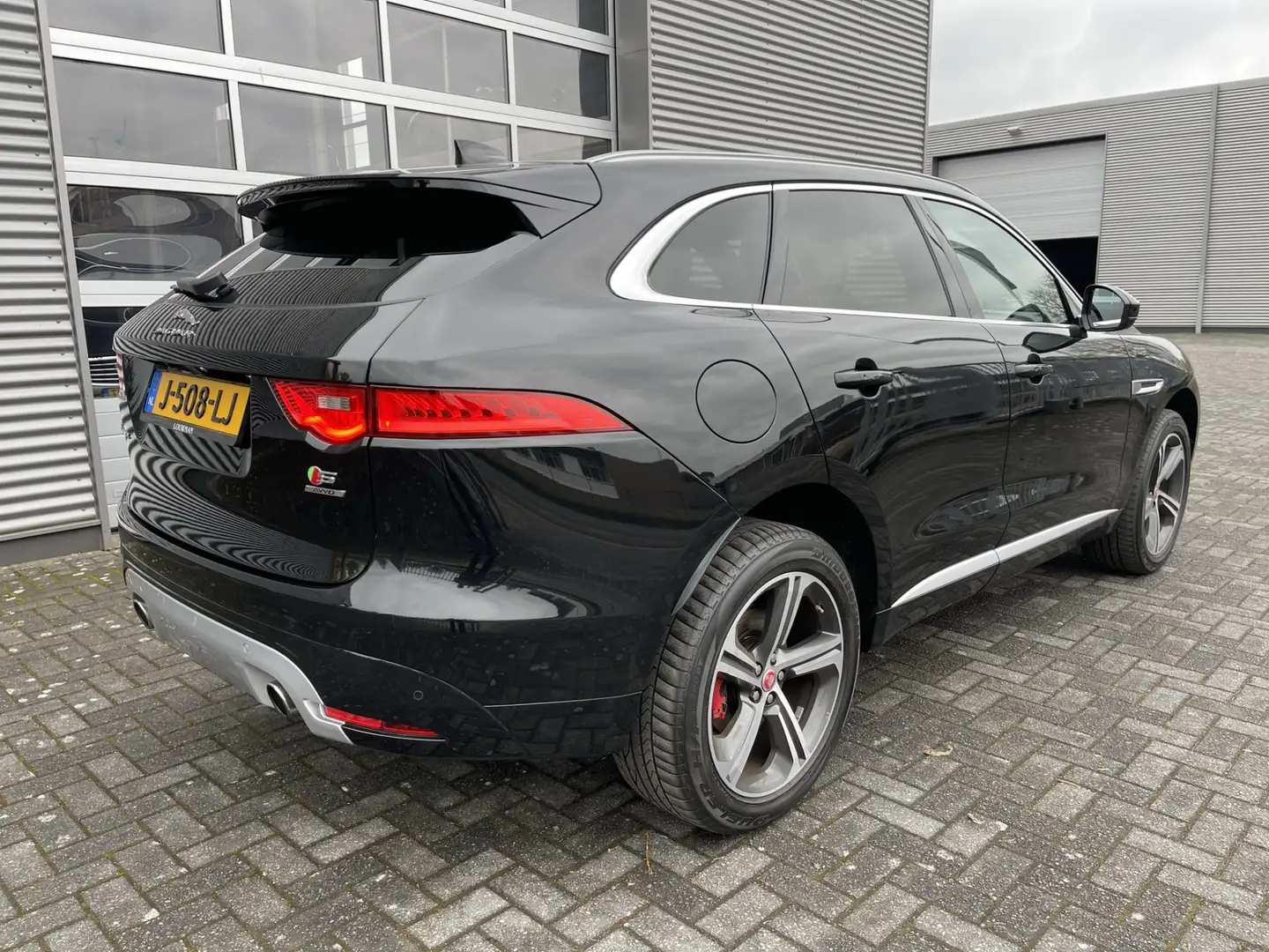 Jaguar F-Pace 3.0 S/C Super charger 381PK AWD Nieuw staat Zwart - 1