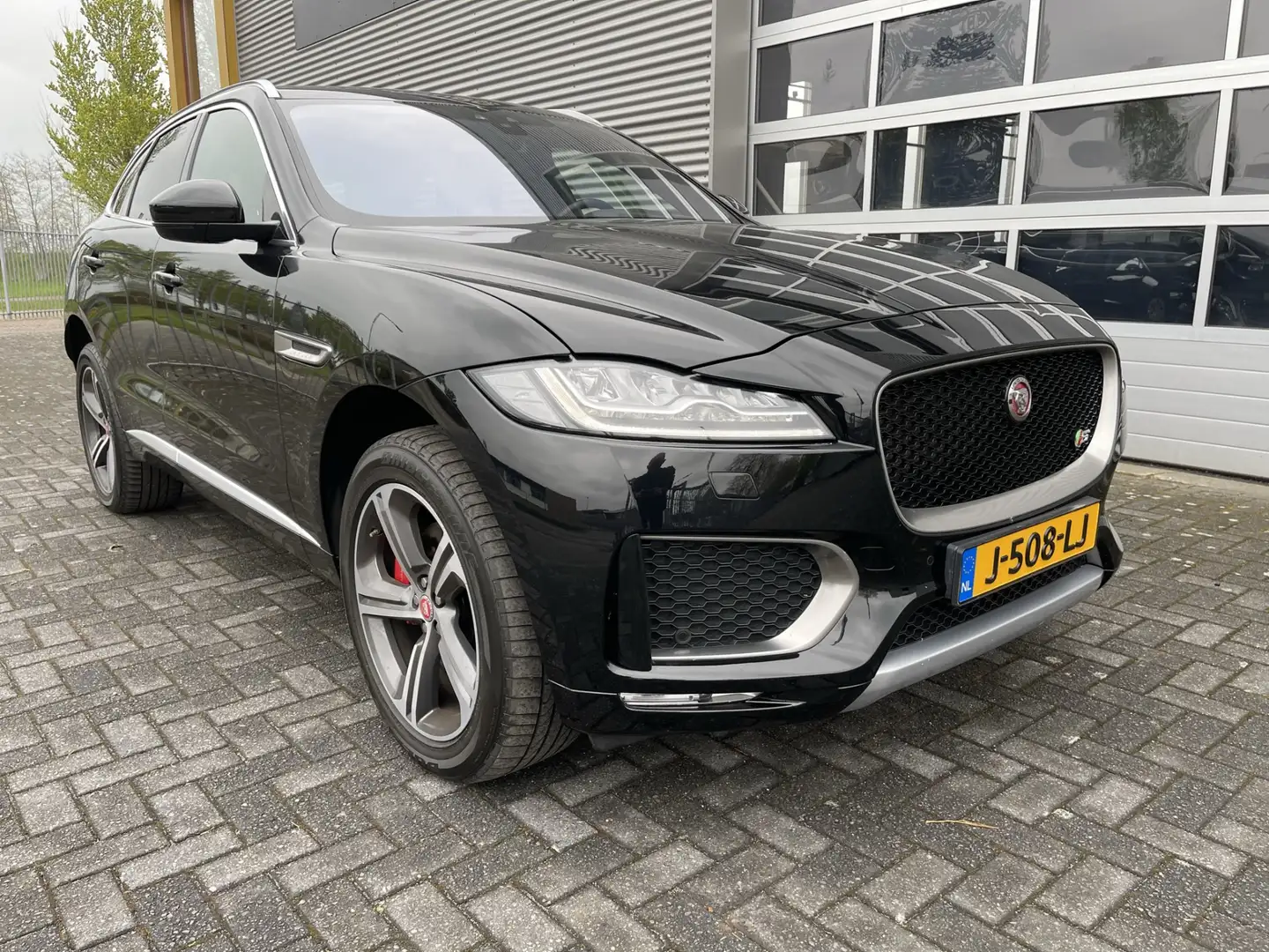 Jaguar F-Pace 3.0 S/C Super charger 381PK AWD Nieuw staat Zwart - 2