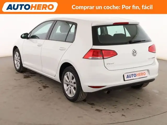 Volkswagen Golf view 4