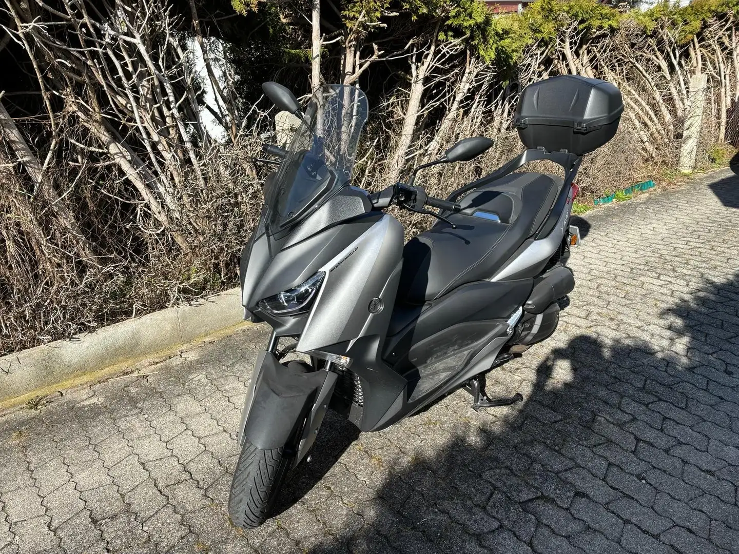 Yamaha X-Max 125 Срібний - 1