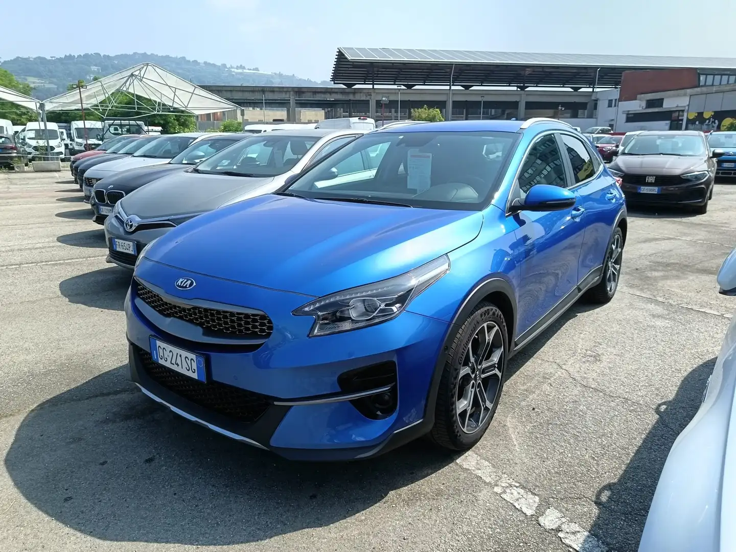 Kia XCeed 1.0 t-gdi High Tech Gpl 117cv Albastru - 1