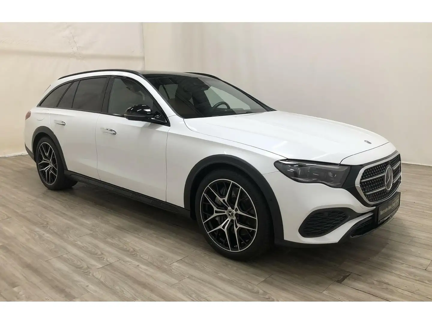 Mercedes-Benz E 300 de T 4M All Terrain AVANTGARDE Dist*AHK*HUD Weiß - 2