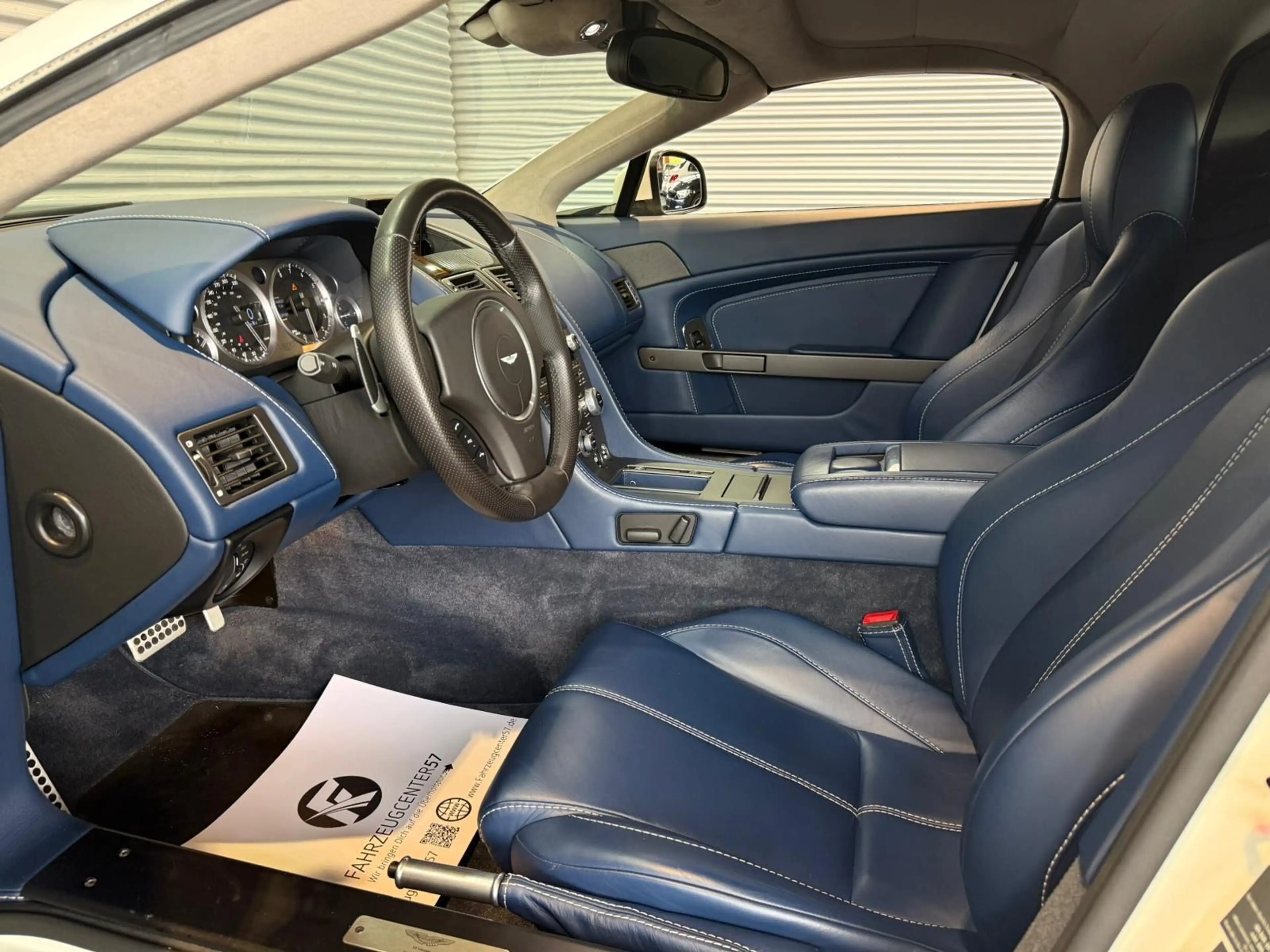 Aston Martin V8 Roadster 4.7L — photo 14