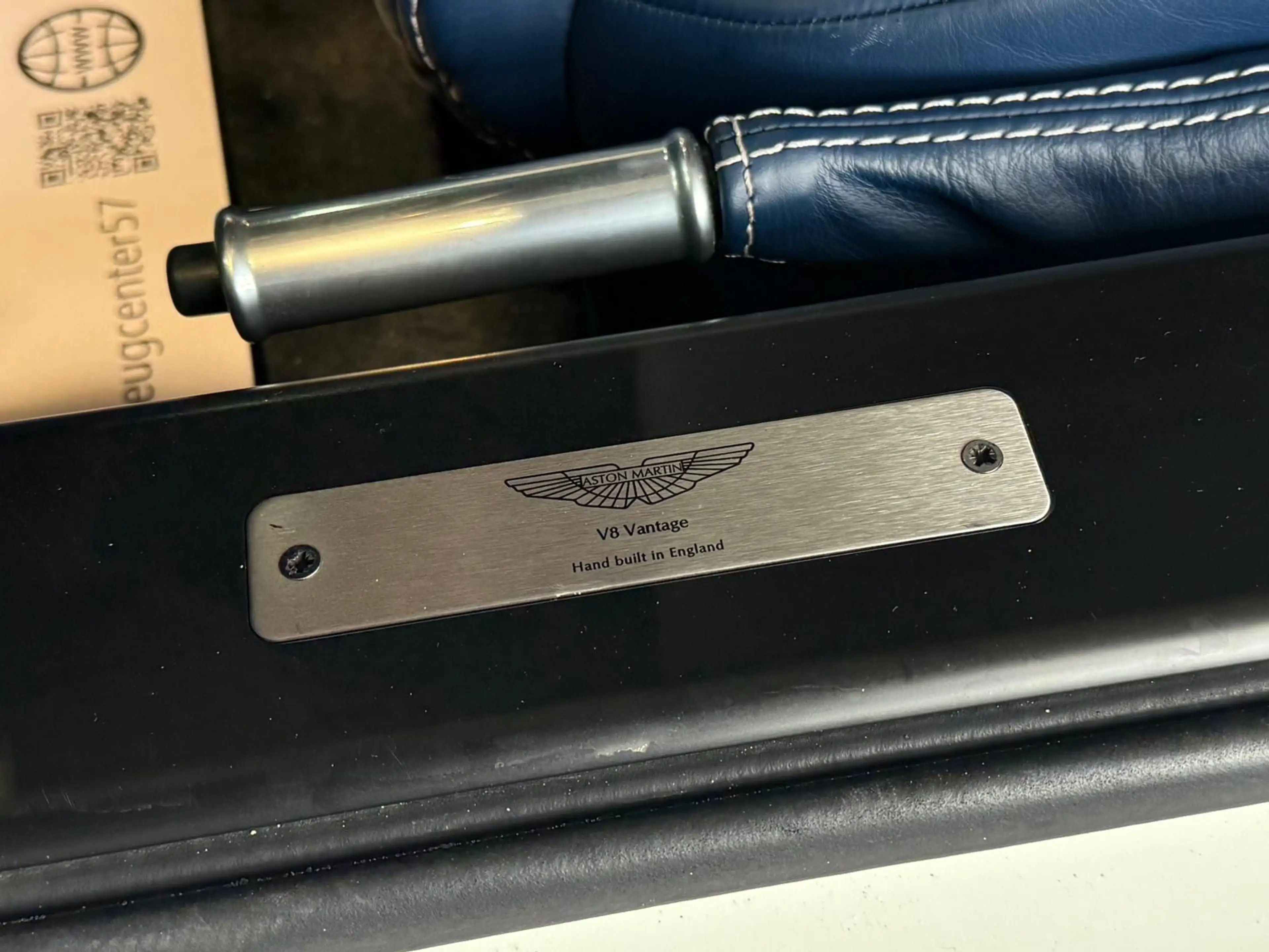 Aston Martin V8 Roadster 4.7L — photo 13