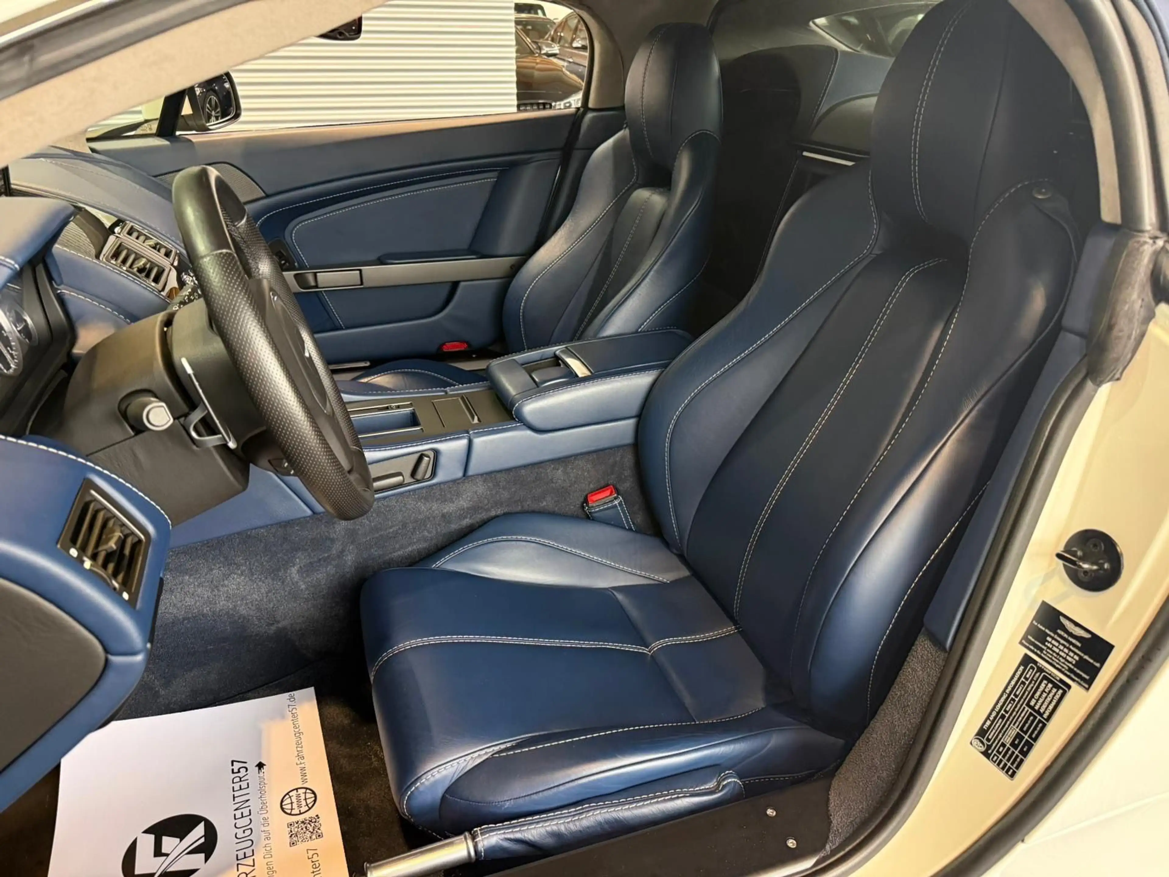 Aston Martin V8 Roadster 4.7L — photo 12