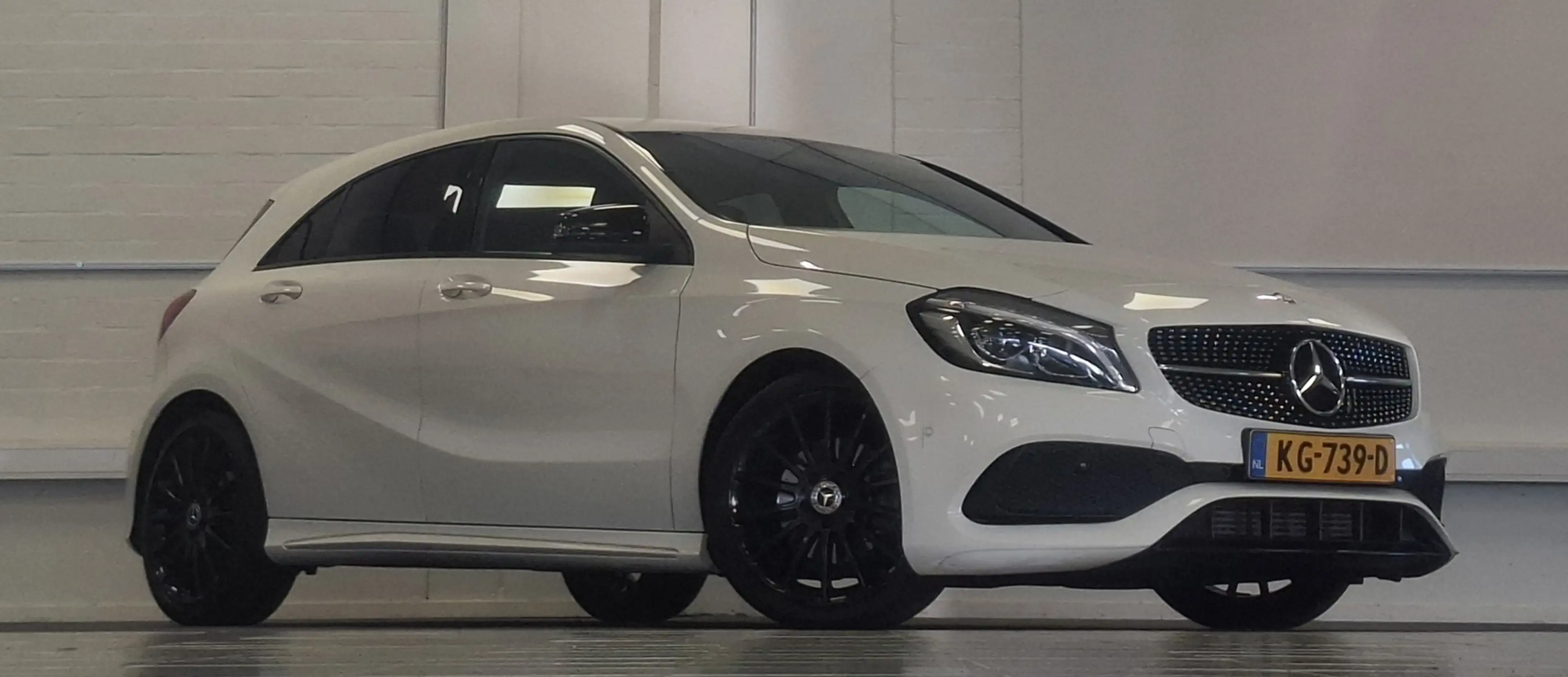 Mercedes-Benz A 180 AMG Night Edition Plus Camera Xenon LED Leder Mooi — photo 2