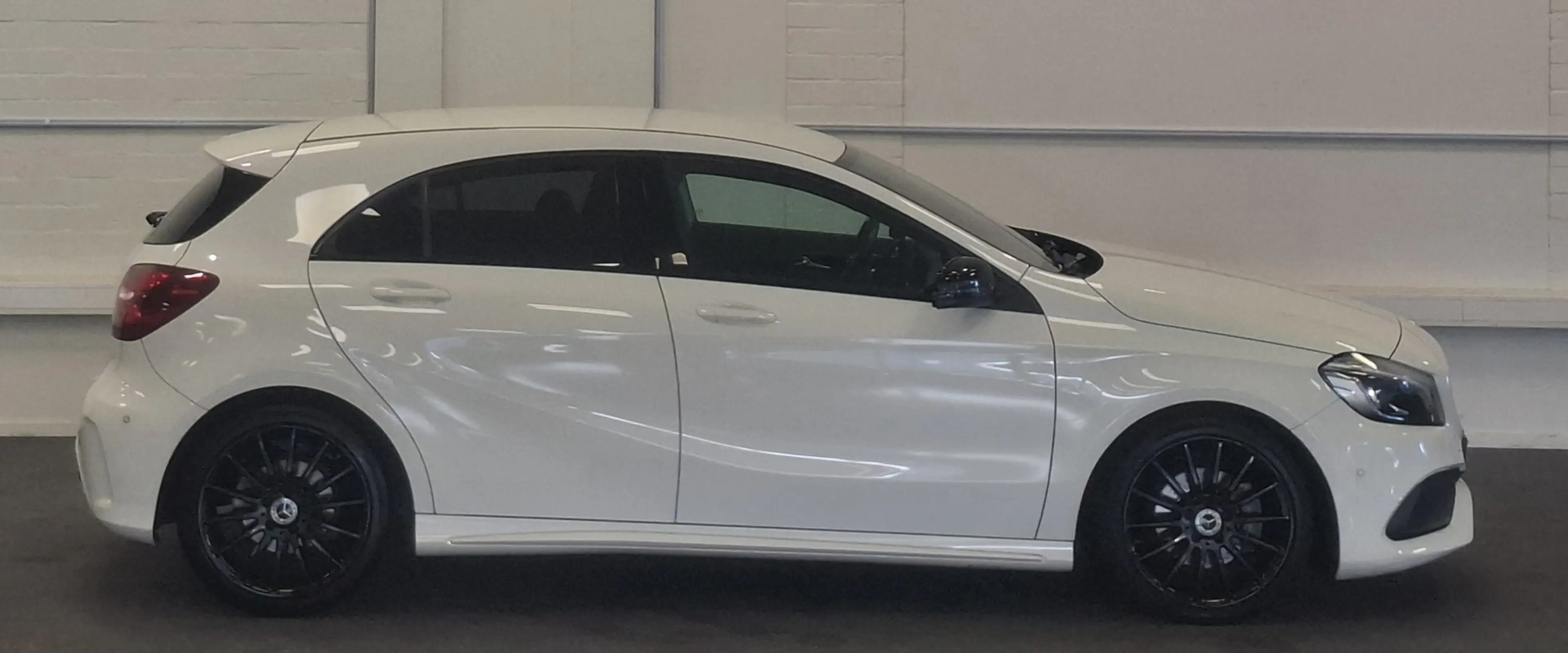 Mercedes-Benz A 180 AMG Night Edition Plus Camera Xenon LED Leder Mooi — photo 4