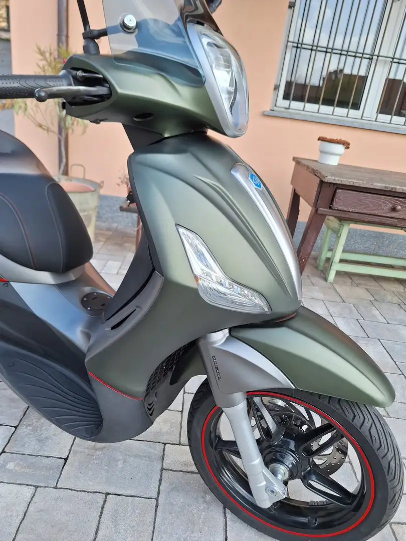 Piaggio Beverly 350 Sport Touring ABS Yeşil - 2