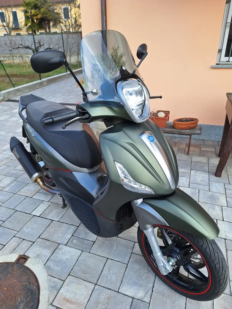 Piaggio Beverly 350 Sport Touring ABS zelena - 1