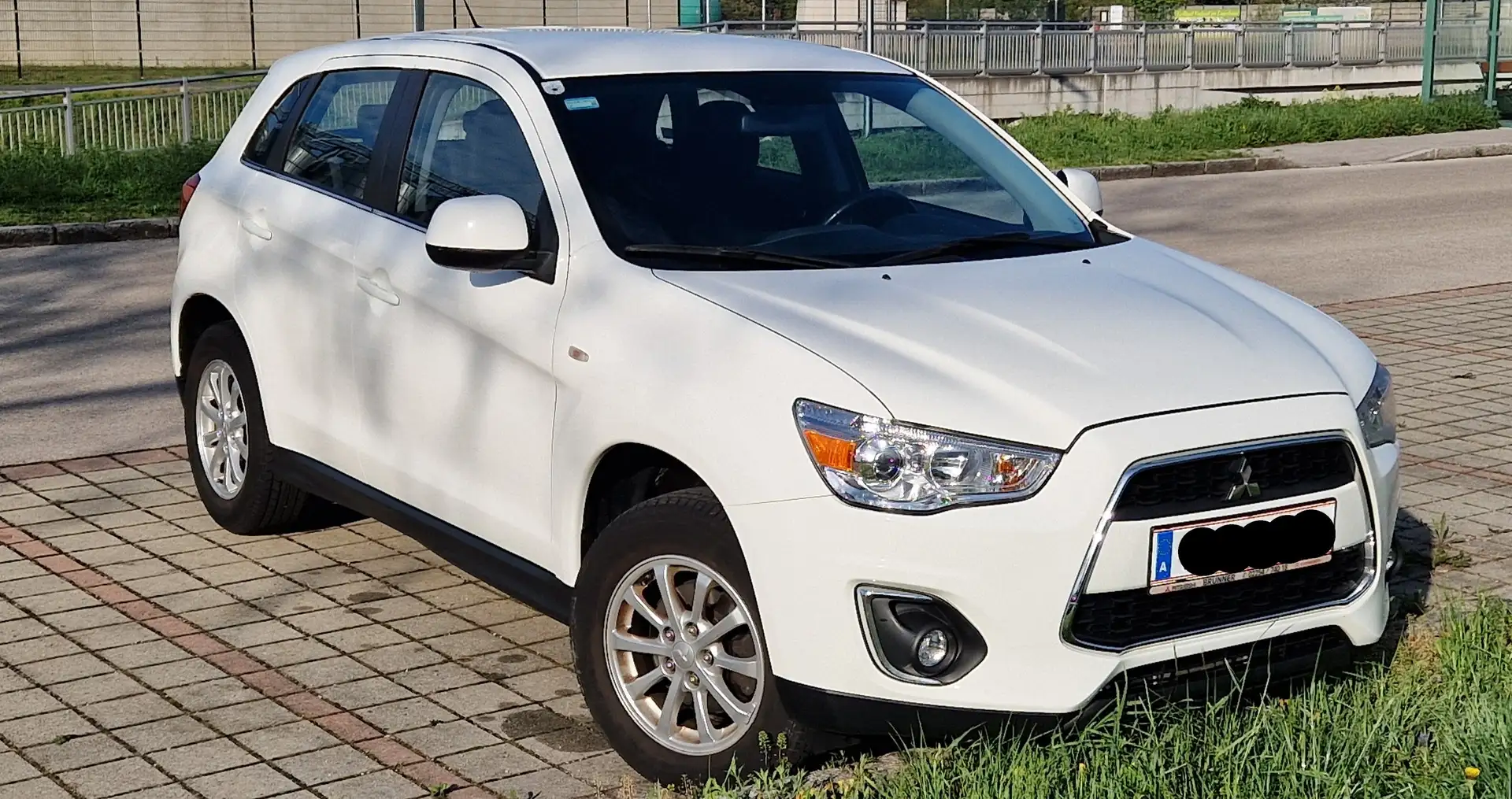 Mitsubishi ASX ASX 2,2 DI-D Invite Aut. Invite Weiß - 1