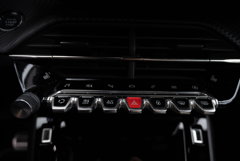 Peugeot 2008 GT Pack Elektromotor 136 *WÄRMEPUMPE*ACC* — photo 9