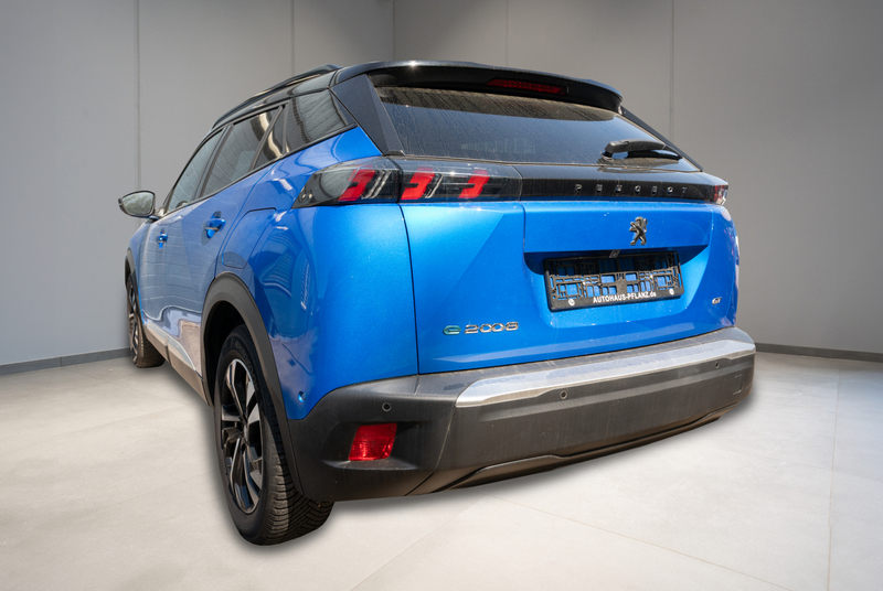 Peugeot 2008 GT Pack Elektromotor 136 *WÄRMEPUMPE*ACC* — photo 4