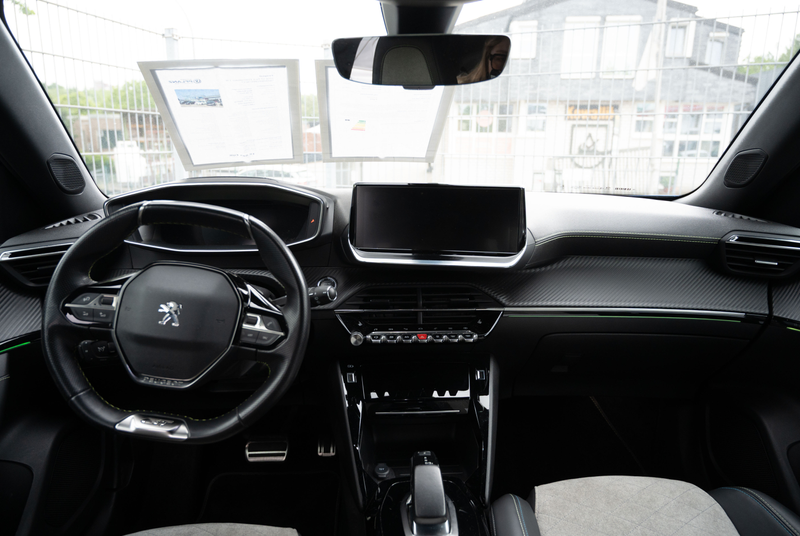 Peugeot 2008 GT Pack Elektromotor 136 *WÄRMEPUMPE*ACC* — photo 5