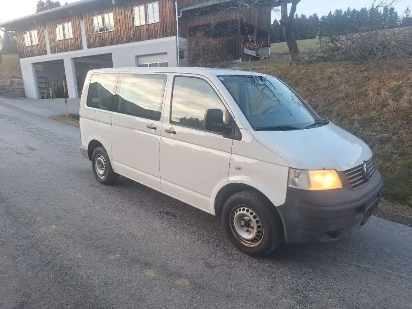 Volkswagen T5 bijela - 2