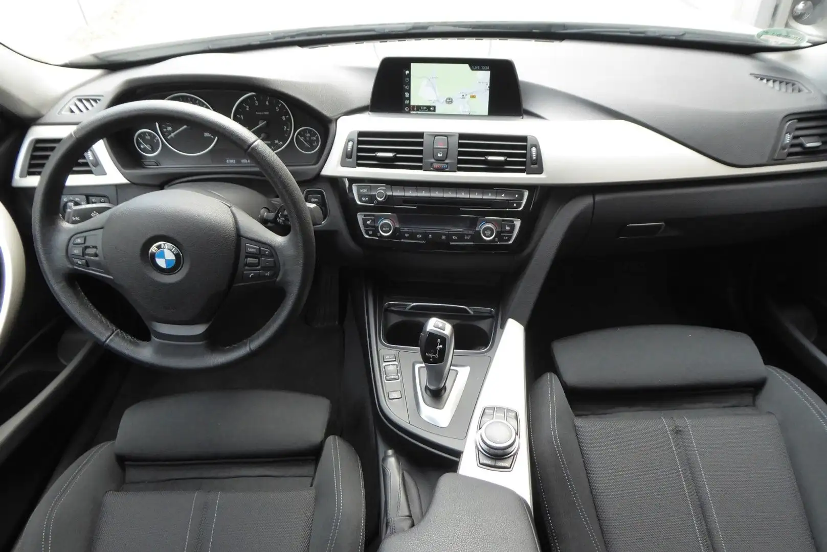 BMW 318 i Touring Advantage 1.Hand Weiß - 2