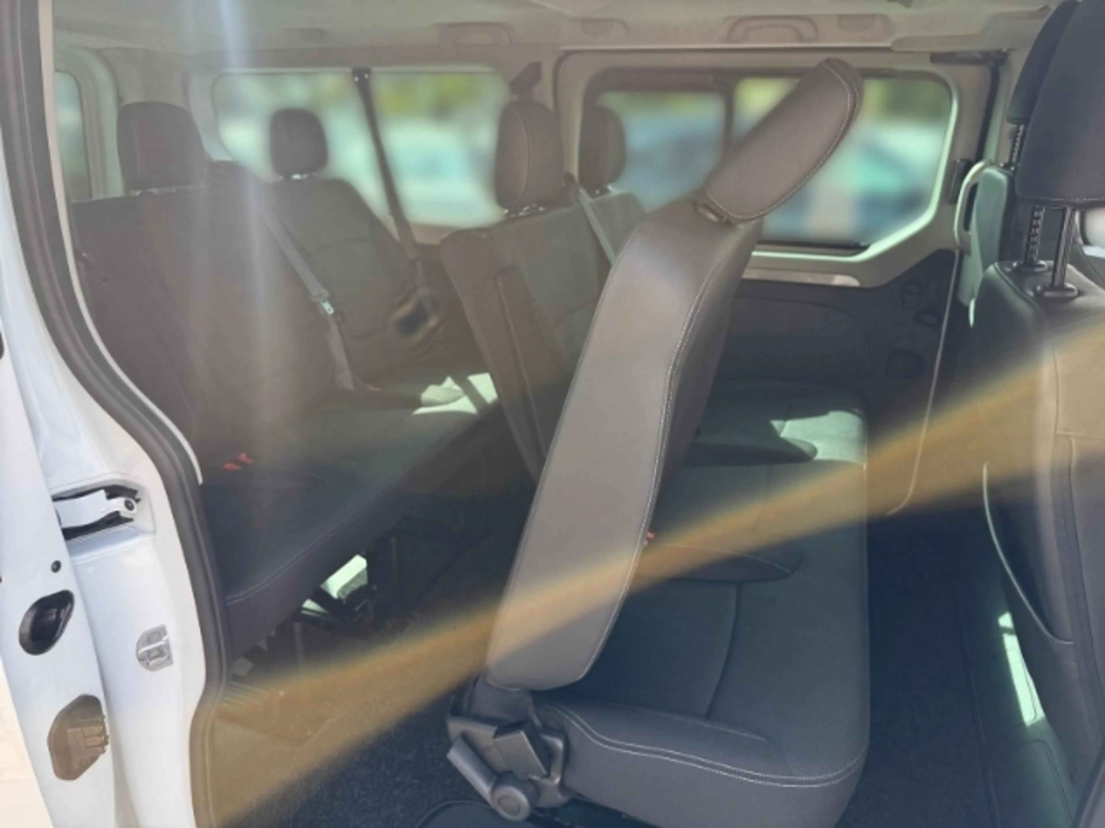 Renault Trafic Combi L2H1 3,0t Life +CARPLAY+KLIMA+SHZ+UVM+ — photo 13