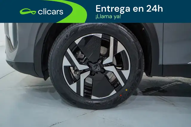 Peugeot 2008 view 11
