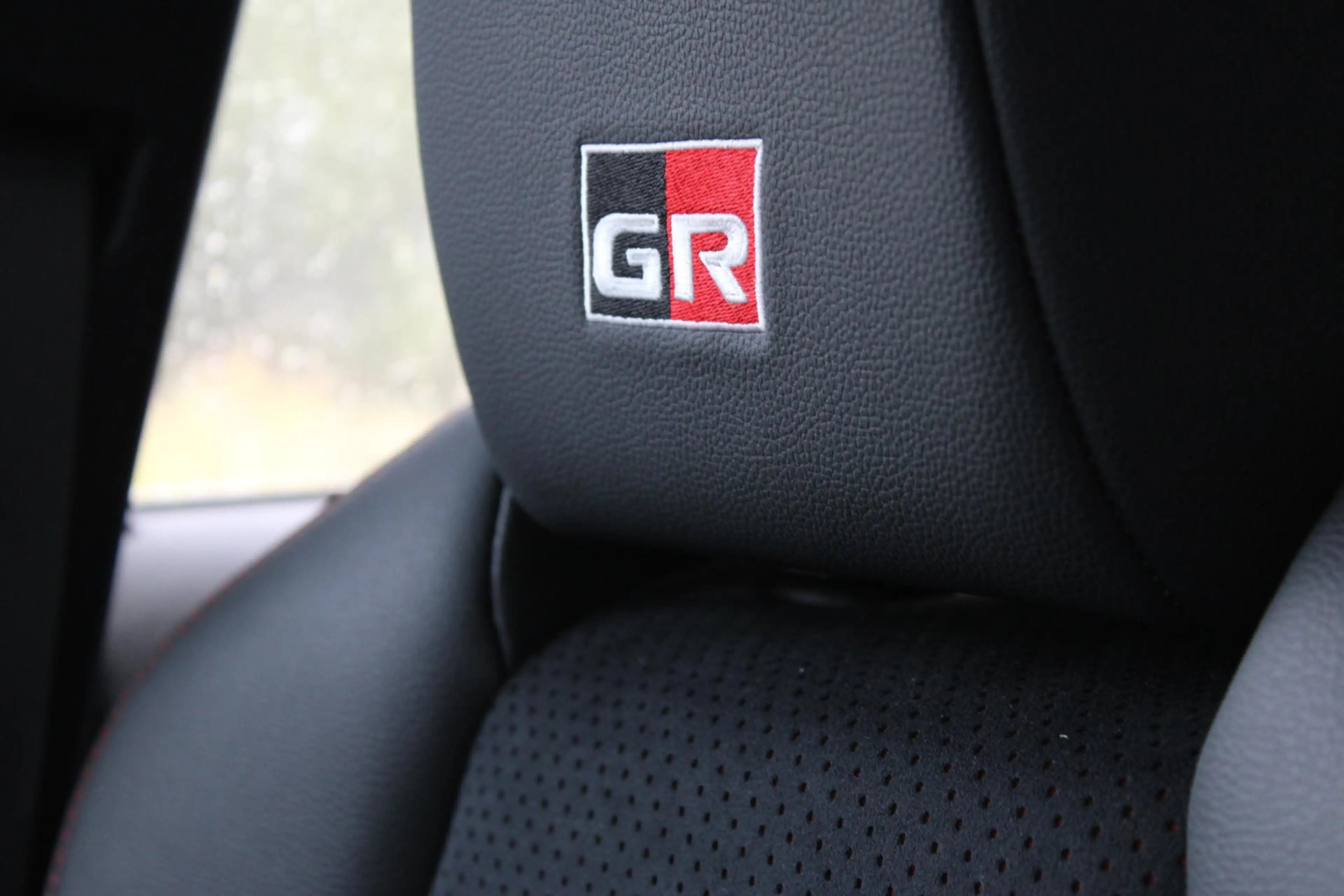 Toyota Yaris Cross 1.5 Hybrid GR Sport / JBL / ELEKTR A.KLEP / TWO TO — photo 19