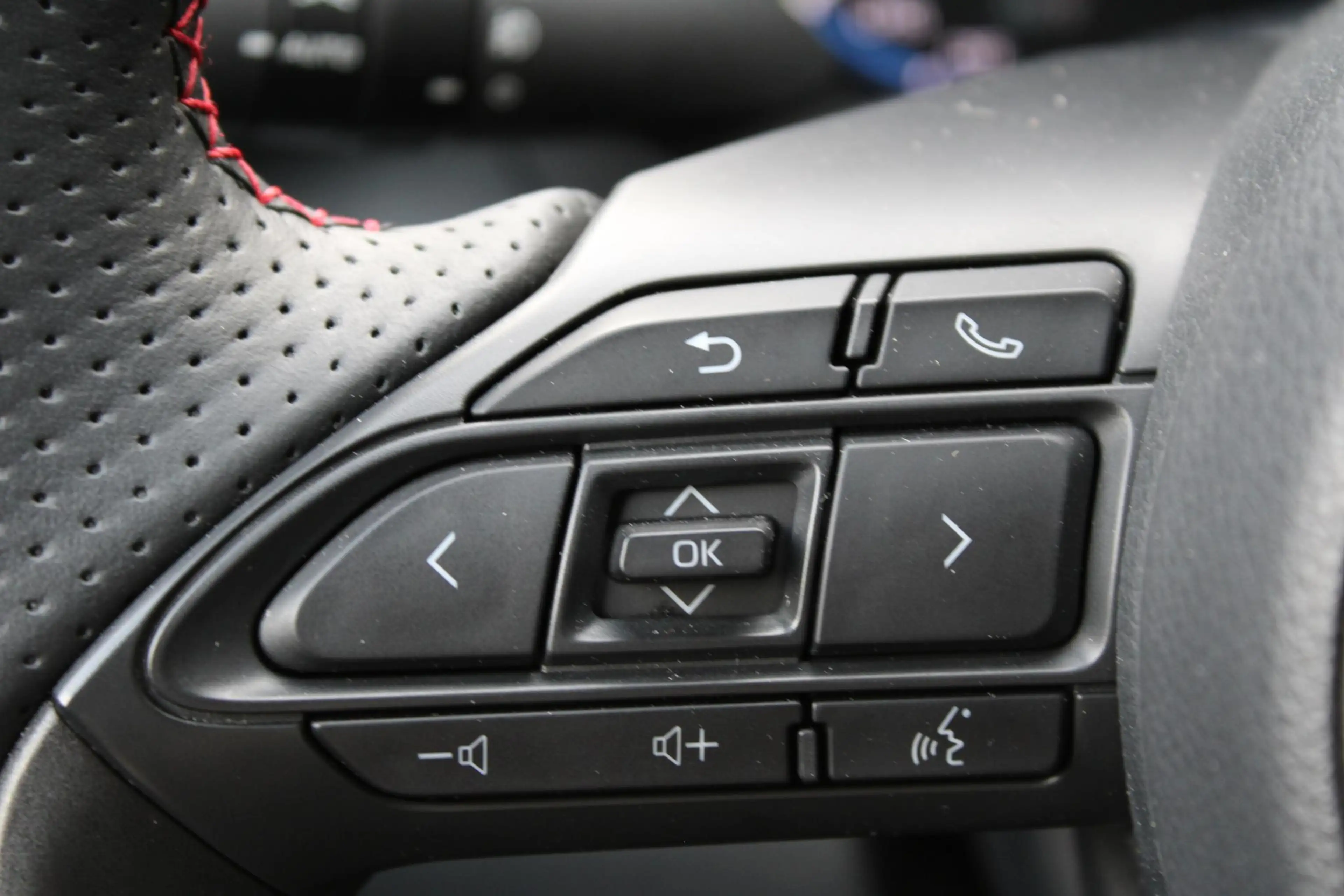 Toyota Yaris Cross 1.5 Hybrid GR Sport / JBL / ELEKTR A.KLEP / TWO TO — photo 15