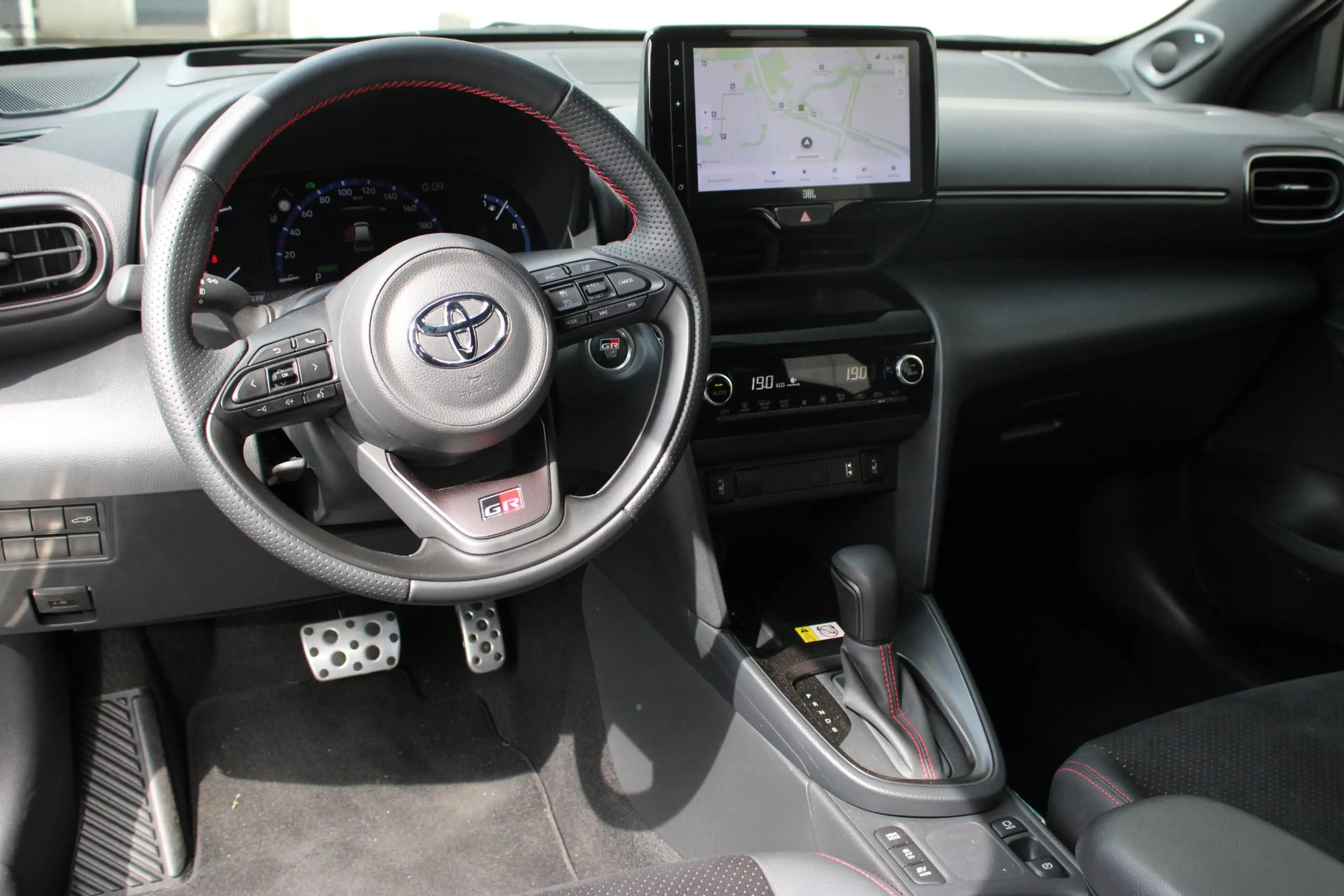 Toyota Yaris Cross 1.5 Hybrid GR Sport / JBL / ELEKTR A.KLEP / TWO TO — photo 20