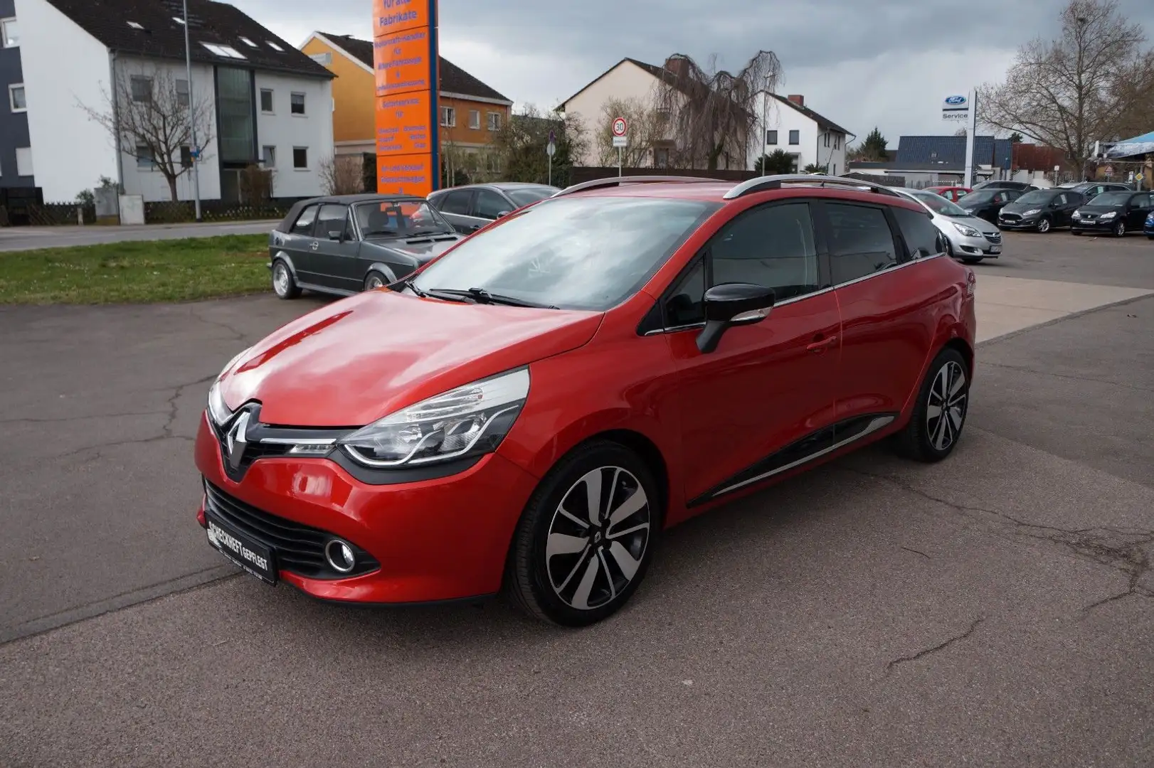 Renault Clio IV Grandtour TCe90 Luxe Nav+Kam+Key+PDC+SHZ Rot - 1