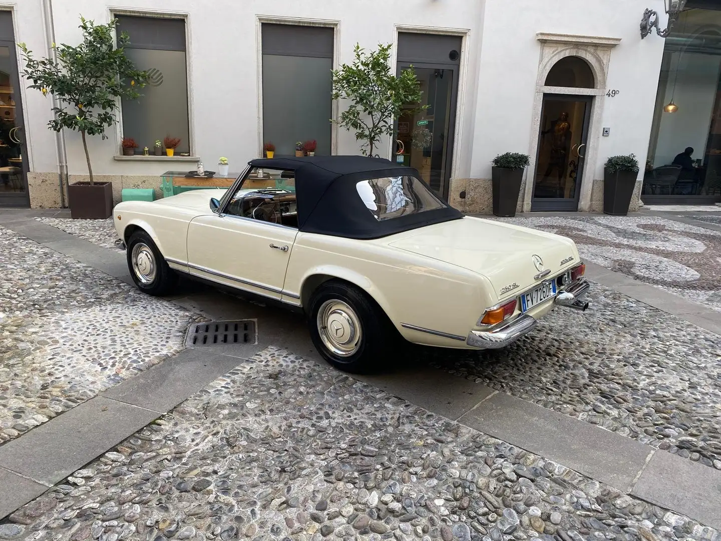 Mercedes-Benz SL 250 Beige - 1