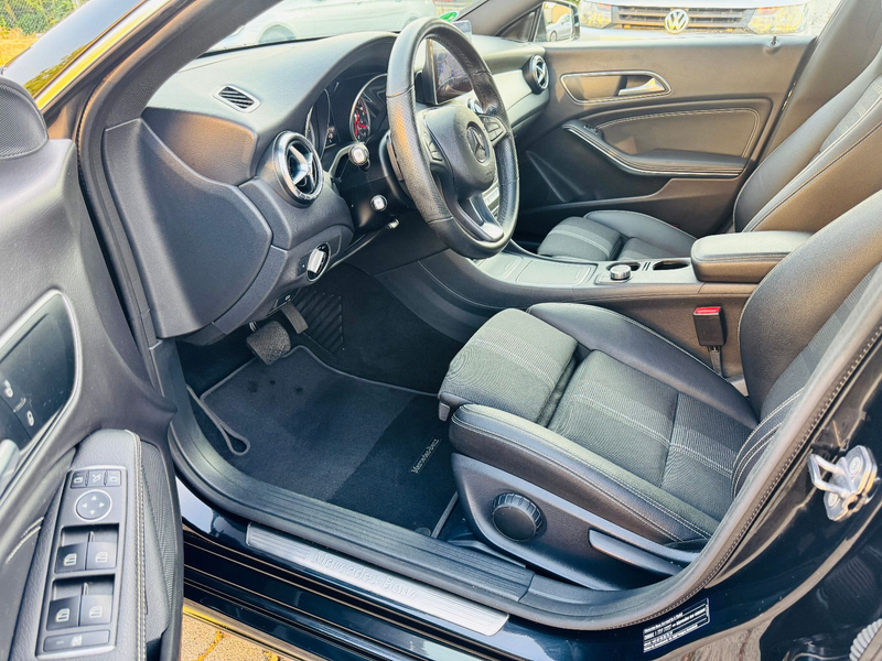 Mercedes-Benz CLA 180 Urban 8 x bereift Business Paket TOP — photo 12