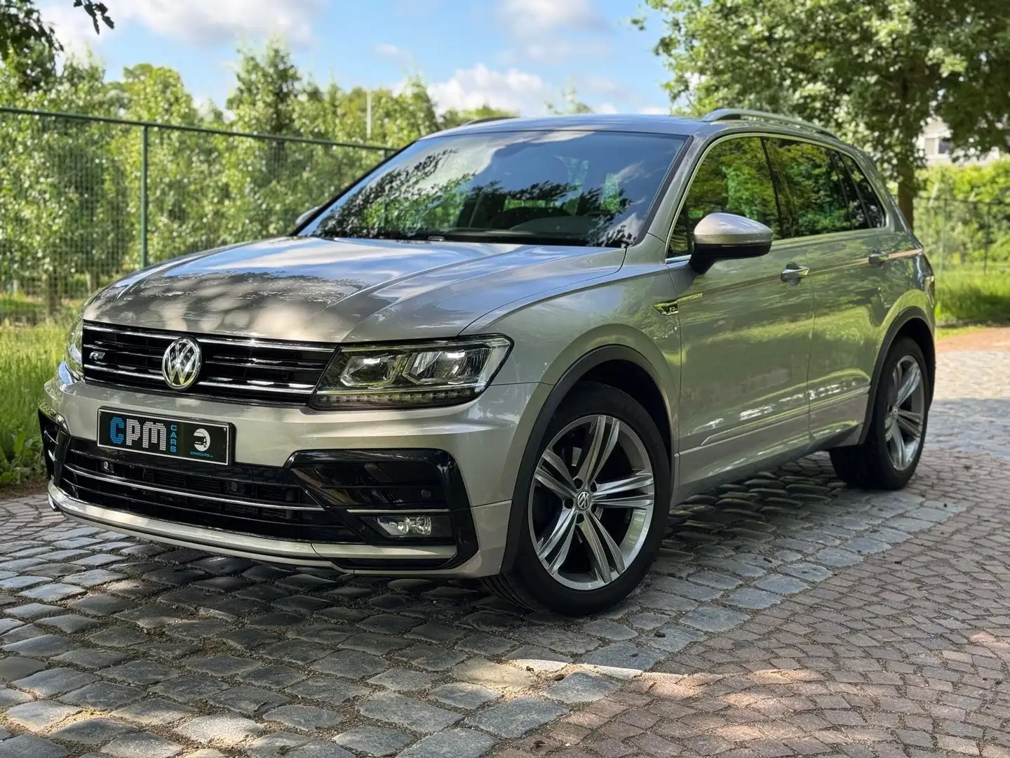 Volkswagen Tiguan 2.0 TDi DSG * 2x R-Line * DIG COCKPIT * FULL LED * Gris - 1