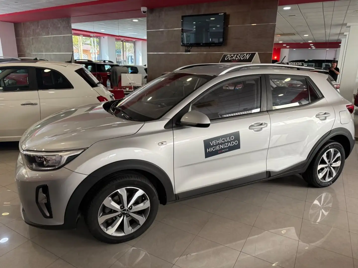 Kia Stonic 1.0 T-GDi 74kW (100CV) MHEV iMT Concept Gris - 2