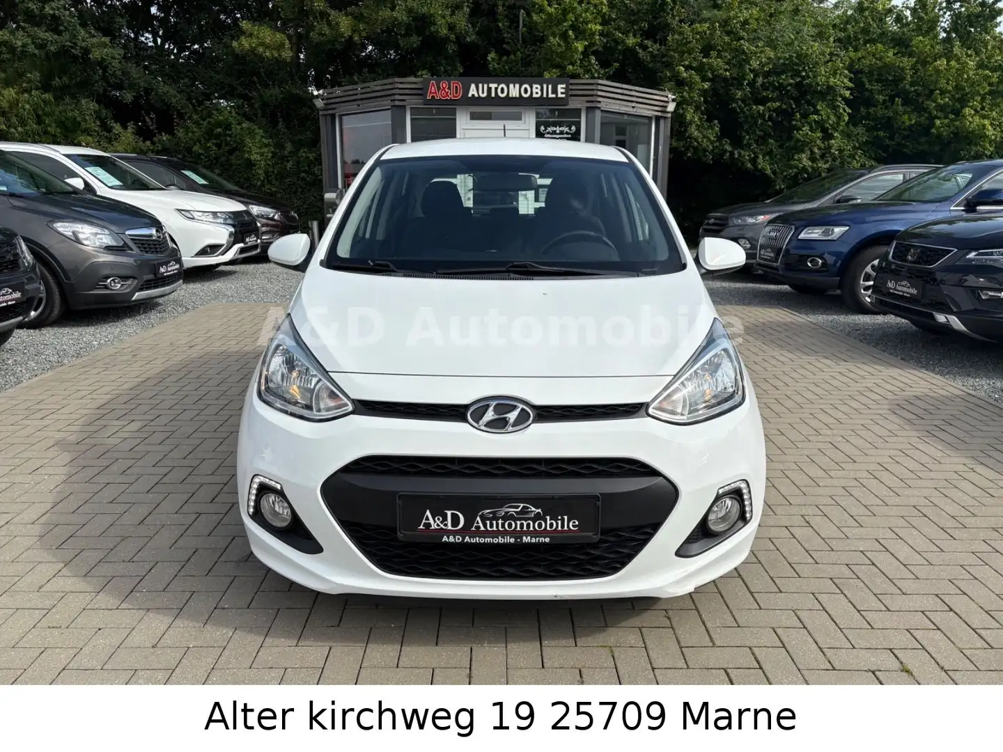 Hyundai i10 FIFA World Cup Edition KLIMA SHZ USB BT TEMP Weiß - 2