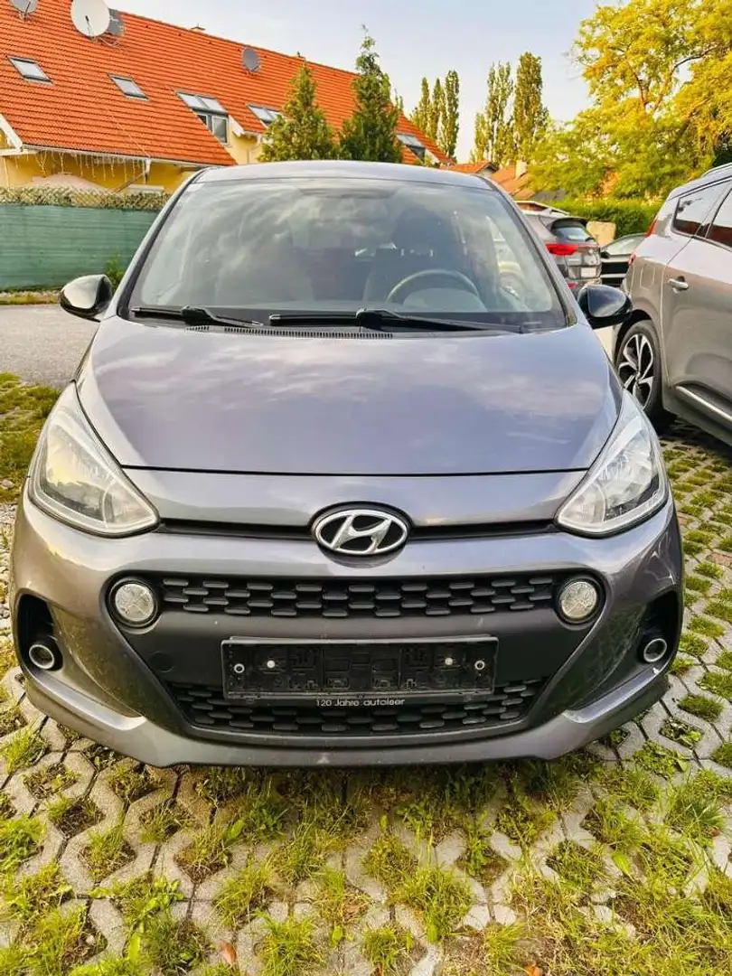 Hyundai i10 i10 1,0 GO! GO! Grau - 1