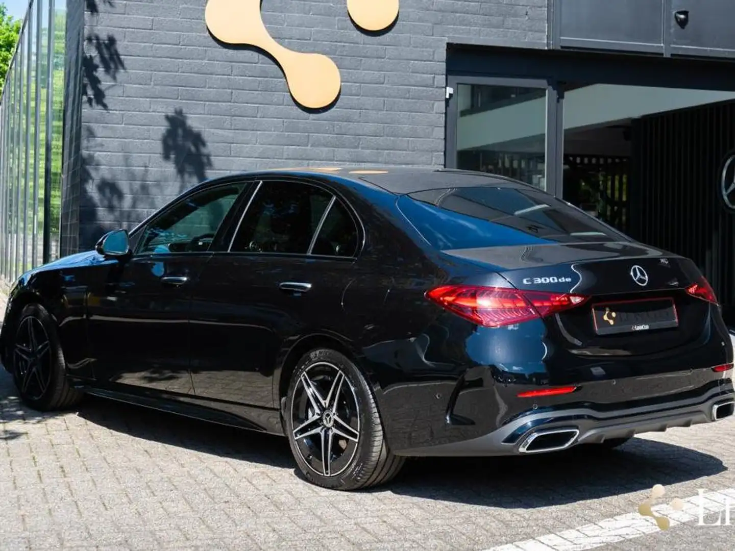 Mercedes-Benz C 300 C PHEV 300 de AMG Line (230 kW) Zwart - 2