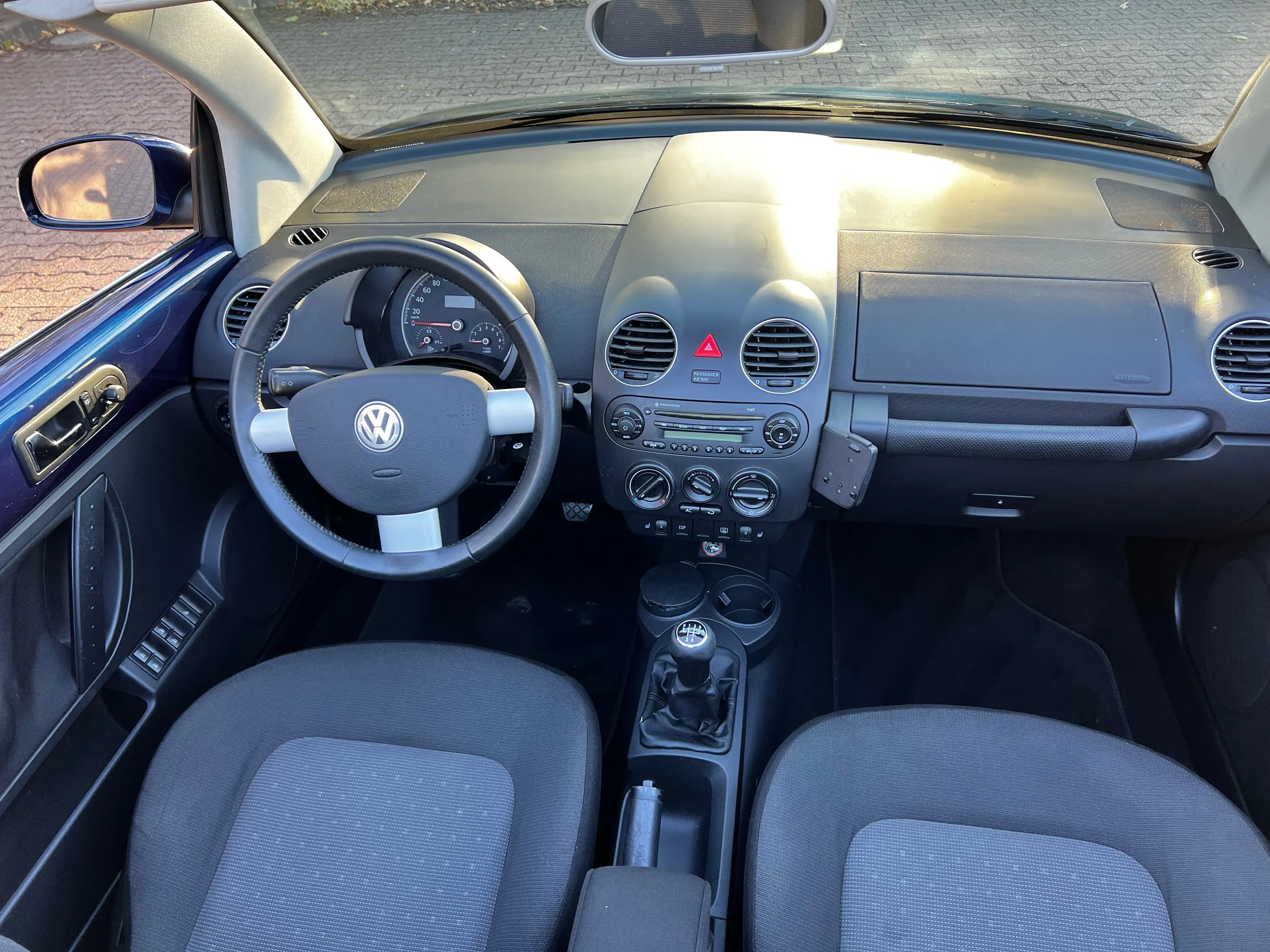 Volkswagen New Beetle New Beetle Cabriolet Cabriolet 1.6 United — photo 7