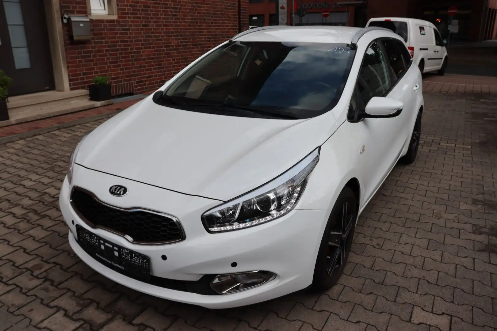 Kia Ceed Sportswagon Dream Team *TÜV*GARANTIE* Weiß - 2