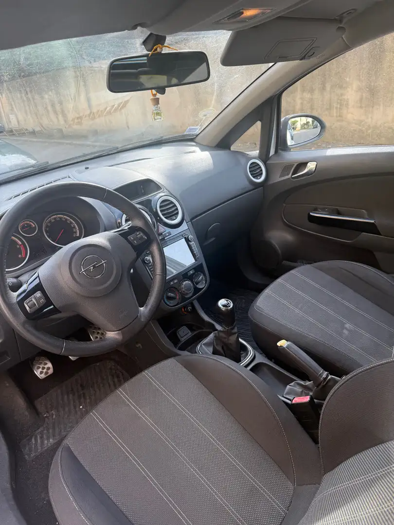 Opel Corsa 1.3 Diesel - 2