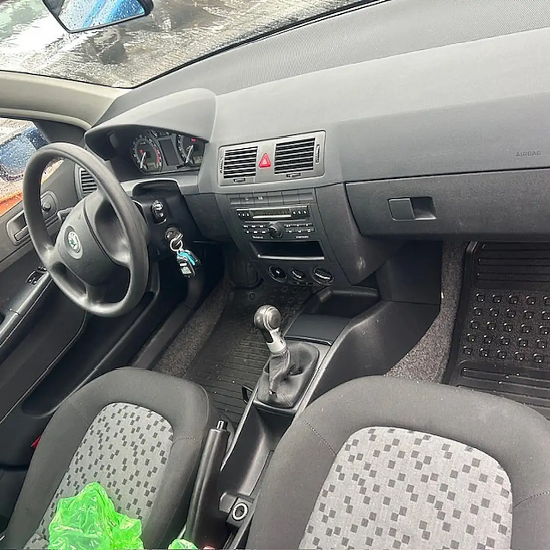 Skoda Fabia Blau - 2