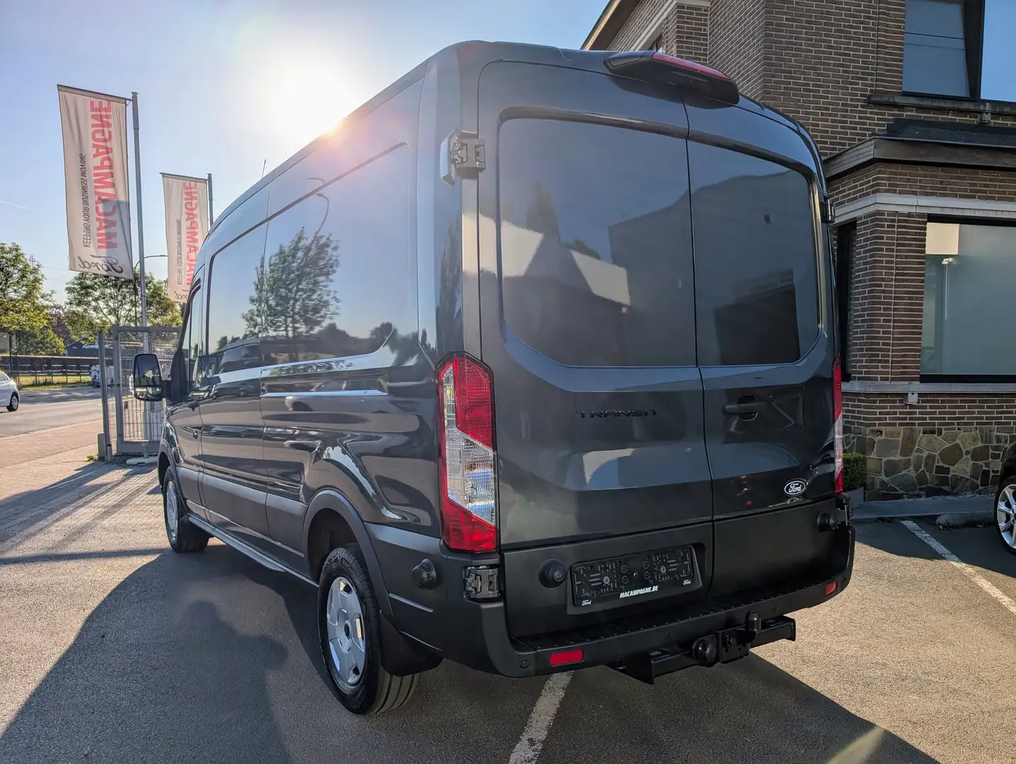 Ford Transit 2T Trend 350L L3H2 2.0TDCi 130pk A8 automaat Grijs - 2