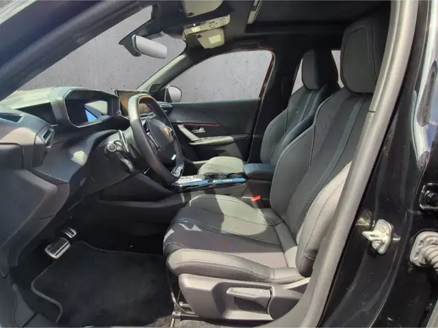 Peugeot 2008 view 9