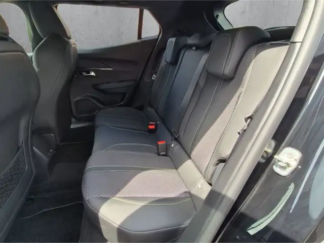 Peugeot 2008 view 8
