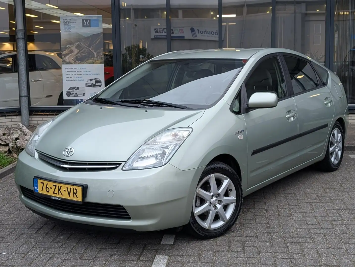 Toyota Prius 1.5 VVT-i Comfort Groen - 1