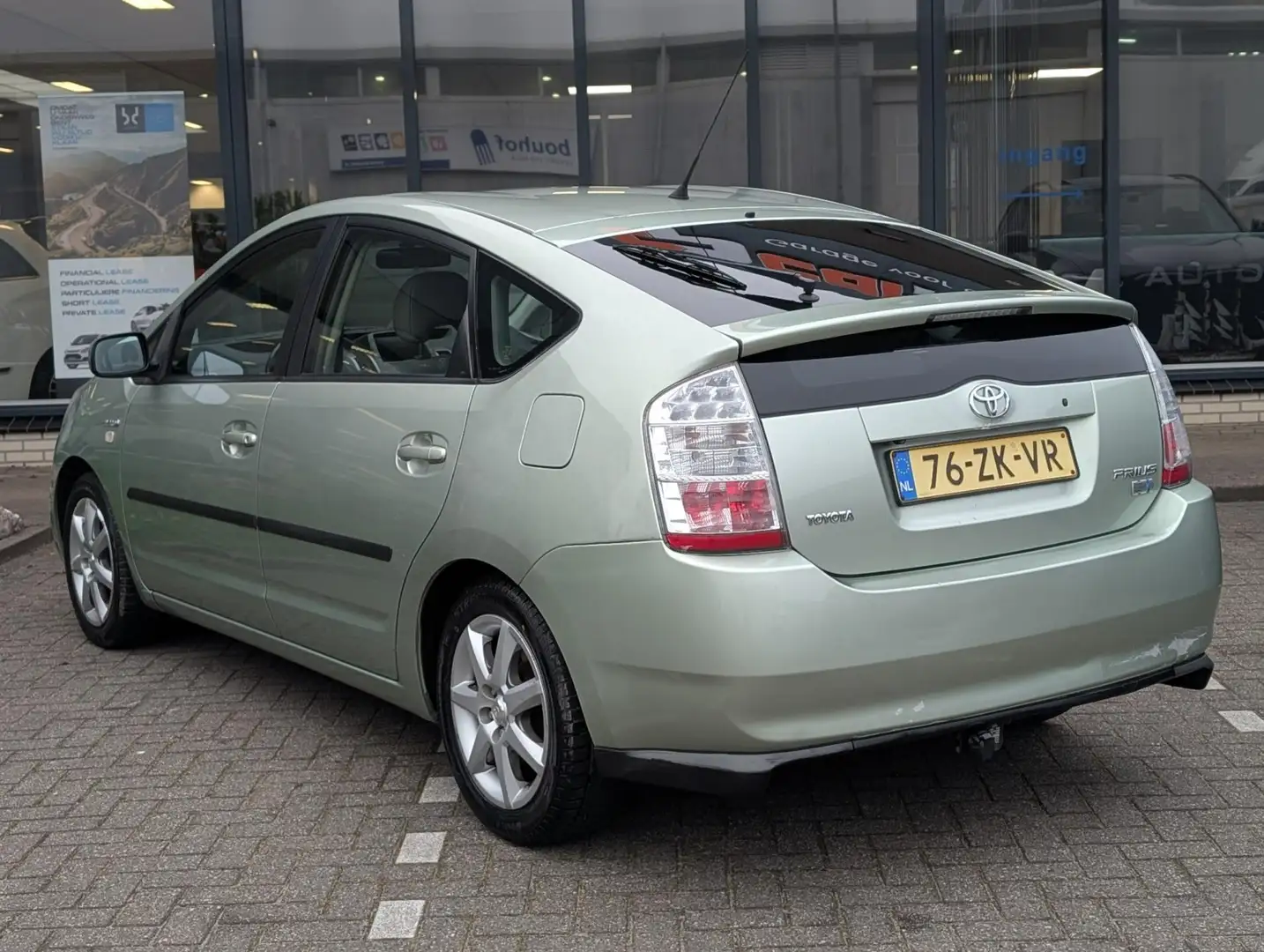 Toyota Prius 1.5 VVT-i Comfort Groen - 2