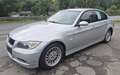 BMW 318 318i Klima Sitzhzg MFL PDC MP3 Alu E90 Argent - thumbnail 4