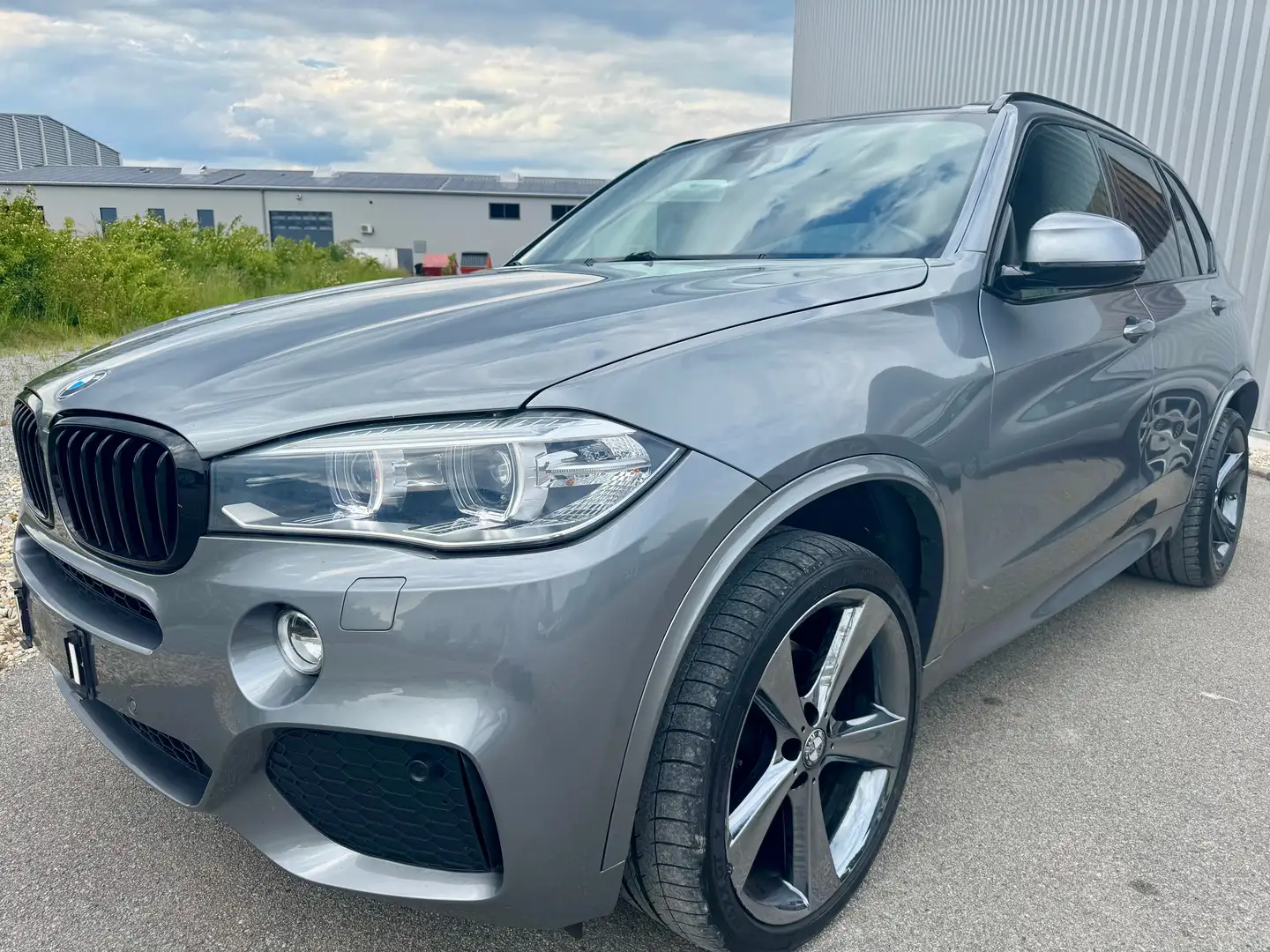 BMW X5 xDrive 30 d M-SPORT *XENON*NAVI*AHK*SITZH.*TOP* Gris - 1