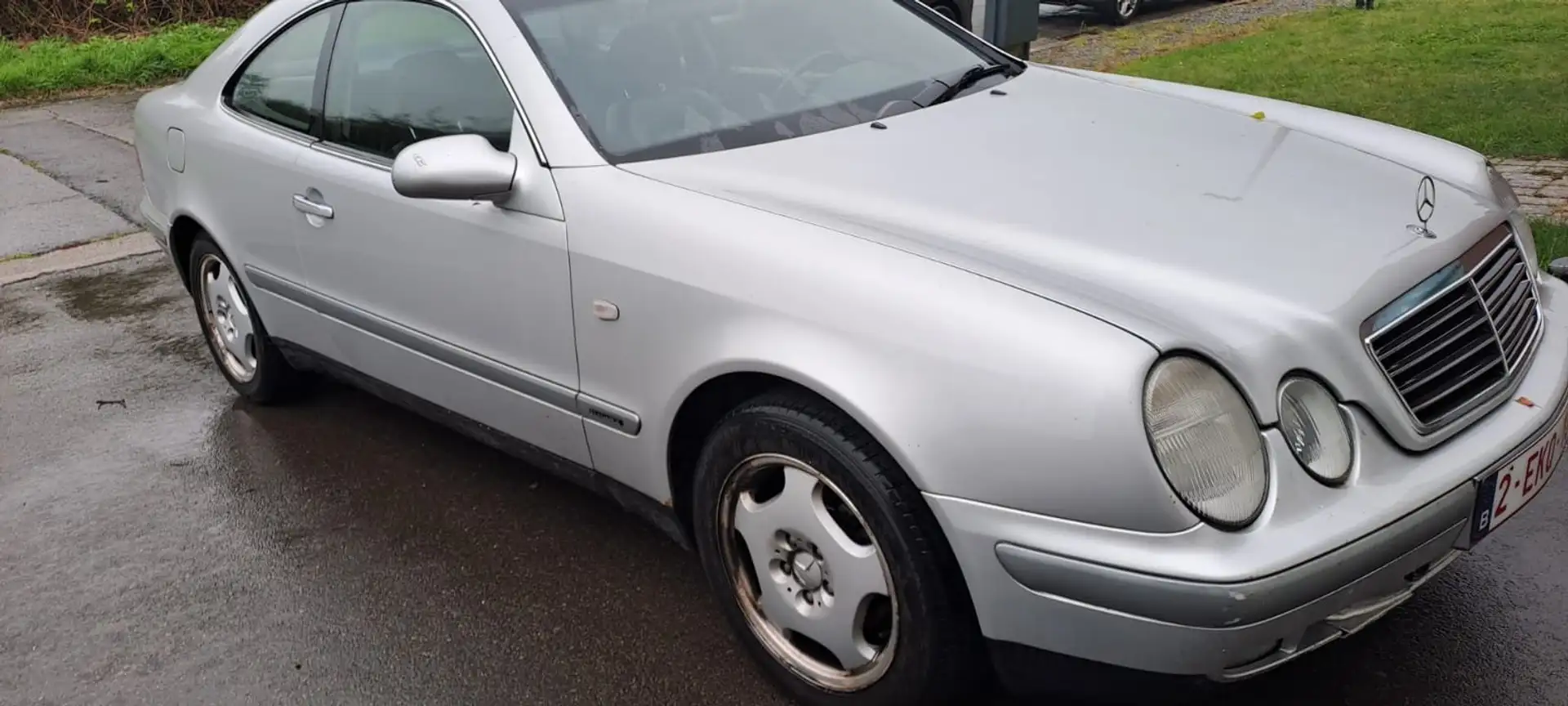 Mercedes-Benz CLK 200 Argent - 1