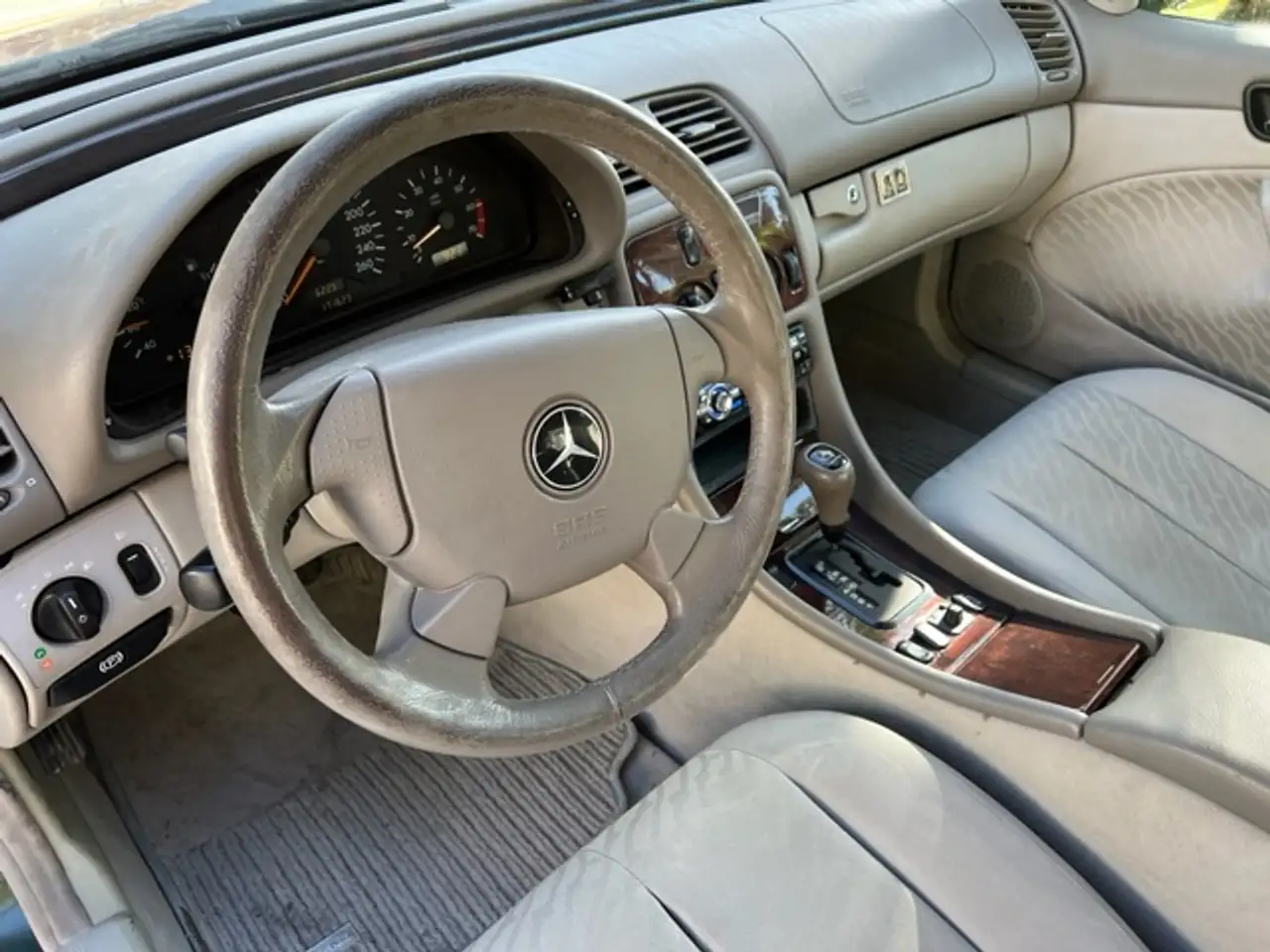 Mercedes-Benz CLK 200 230 K Elegance, foto 4