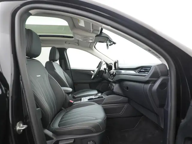 Ford Kuga view 3