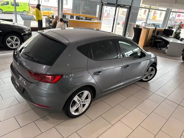 Seat Leon Leon view 3