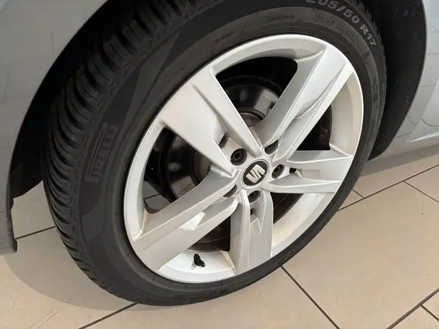 Seat Leon Leon view 4