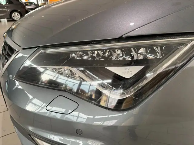 Seat Leon Leon view 8